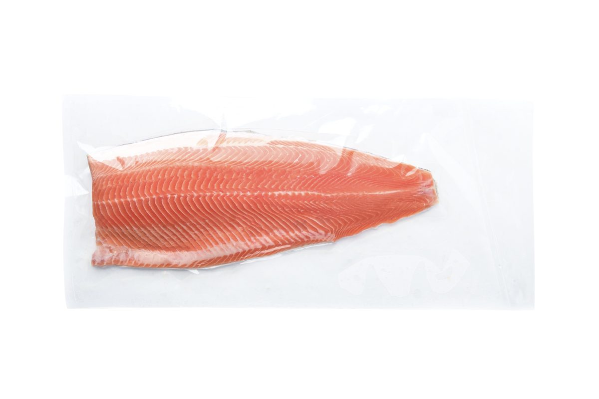 Color fillet vacuum packed